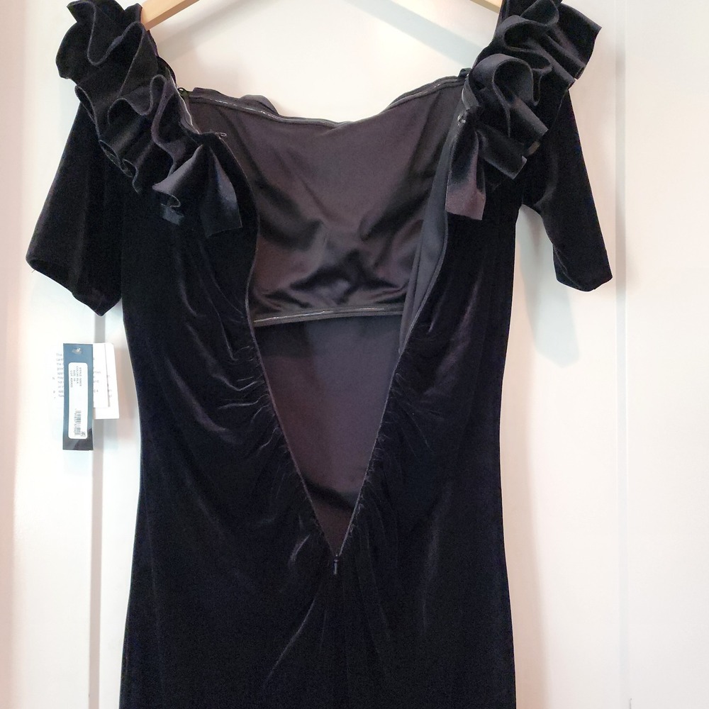 NWT XSCAPE Black Velvet Off-Shoulder Ruffle‎ Gown 16 Formal Event Wedding Ball - Picture 9 of 16